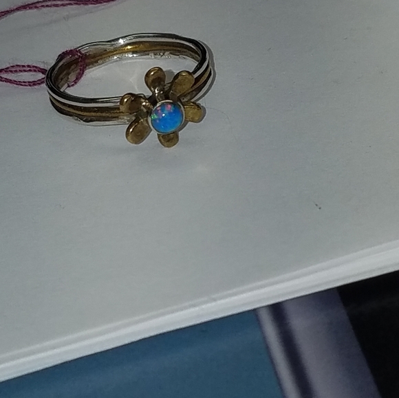 Sterling Silver &brass flower opal ring - Picture 4 of 6